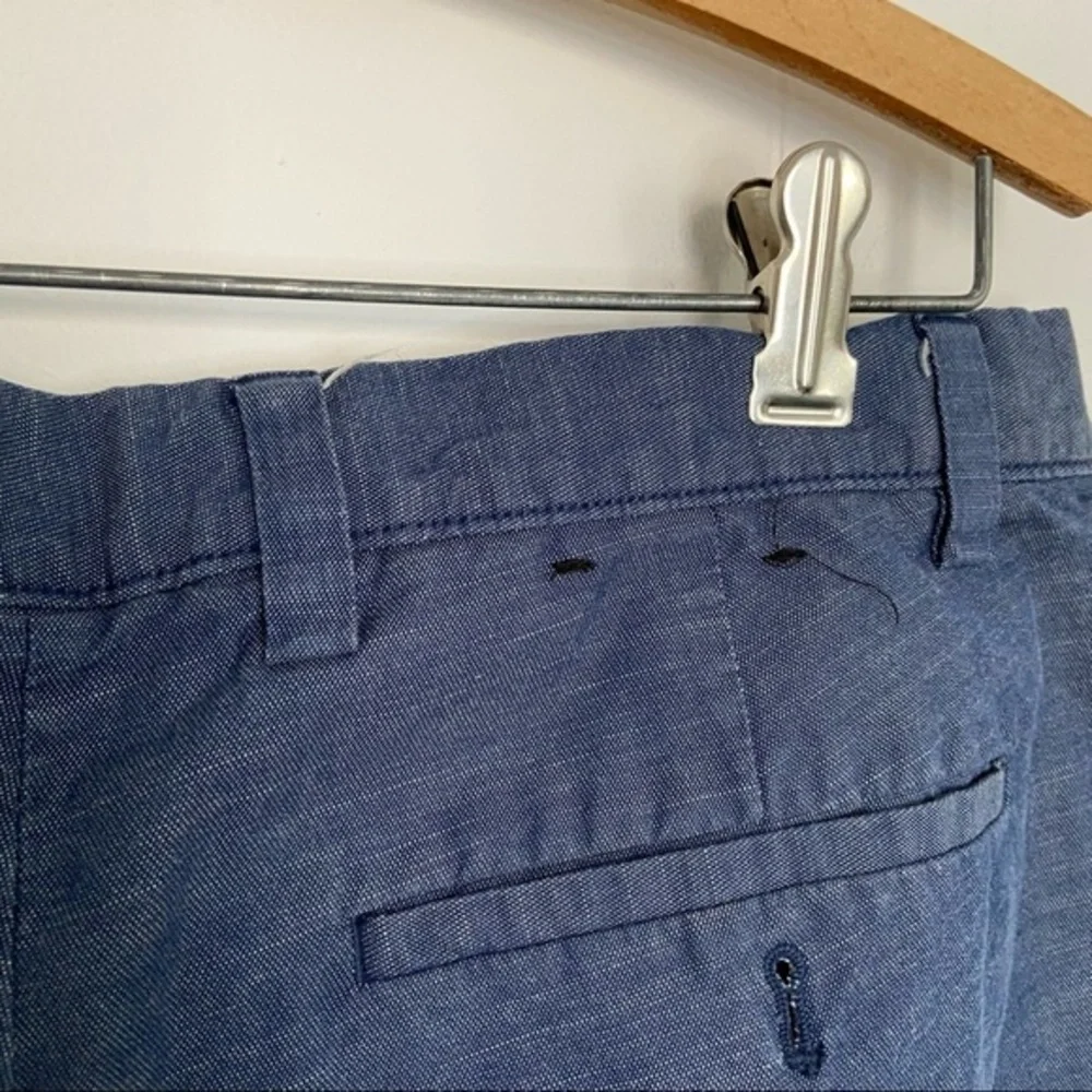 Banana Republic blue‎ chambray flat front shorts 33 10” inseam